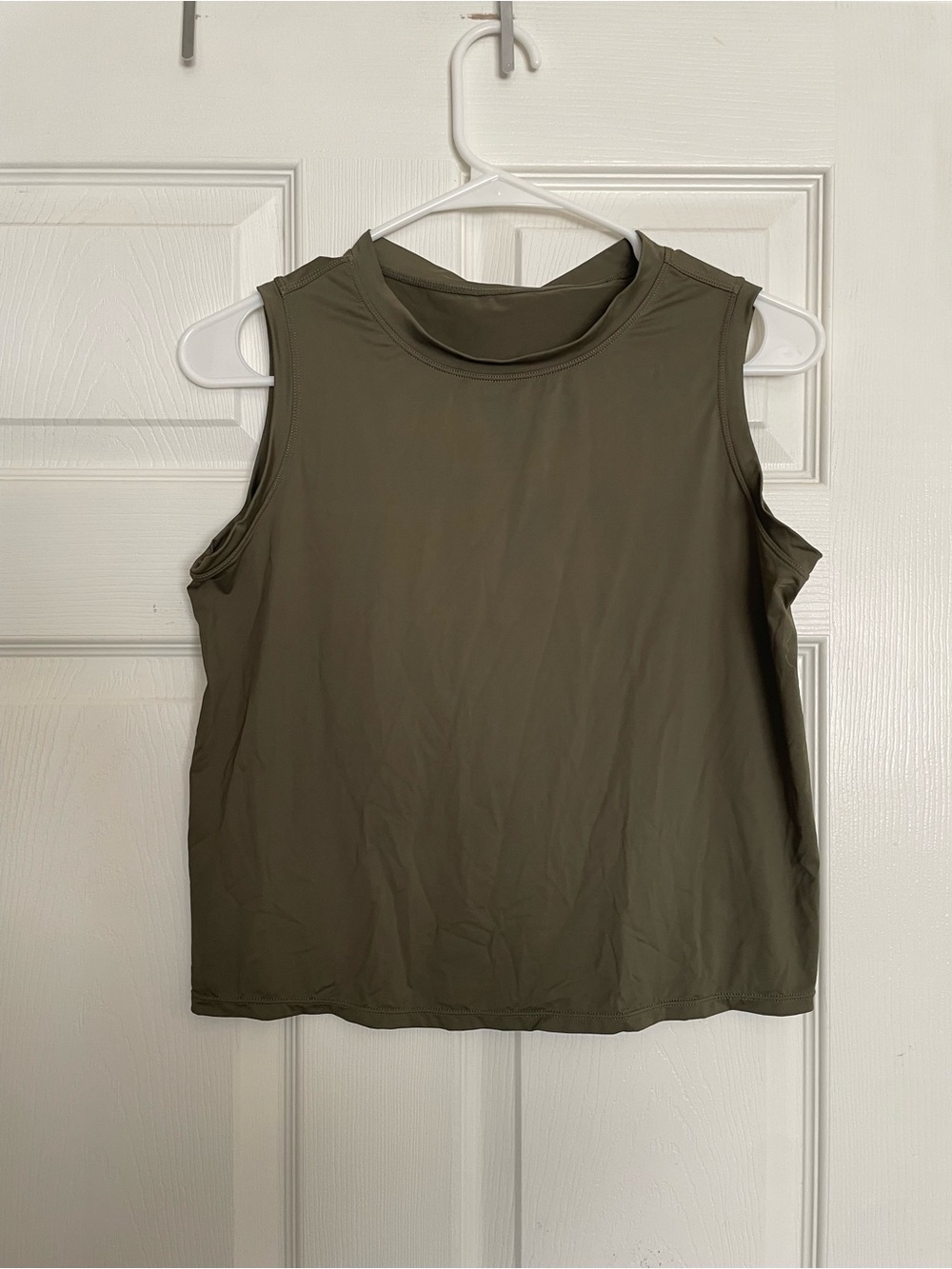 Sleeveless Olive Workout Crop Tank Top - Women size XS